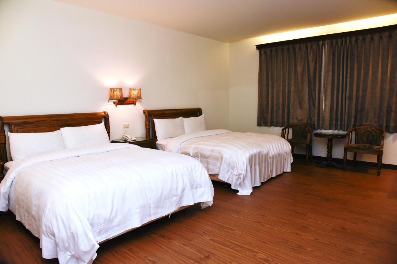 England Business Motel Yilan Exterior foto