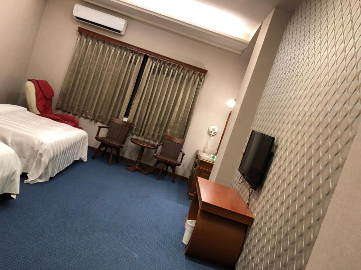 England Business Motel Yilan Exterior foto